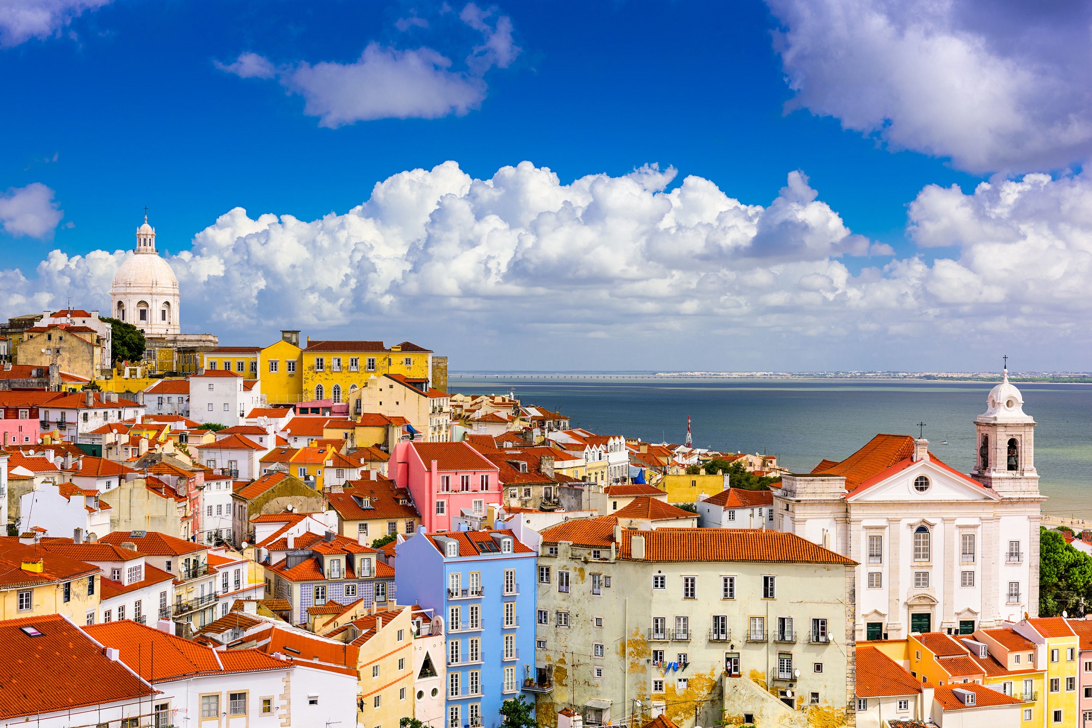 41511085-lisbon-portugal-cityscape-in-the-alfama-district