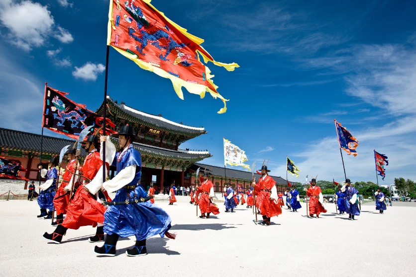 img-blog-korea-seoul-changing-royal-guard-gyeongokgung-palace2