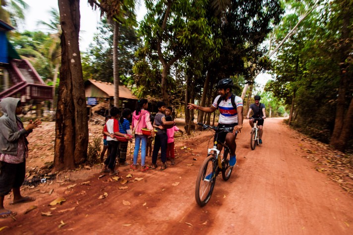 img-tour-mekong-cycling-01