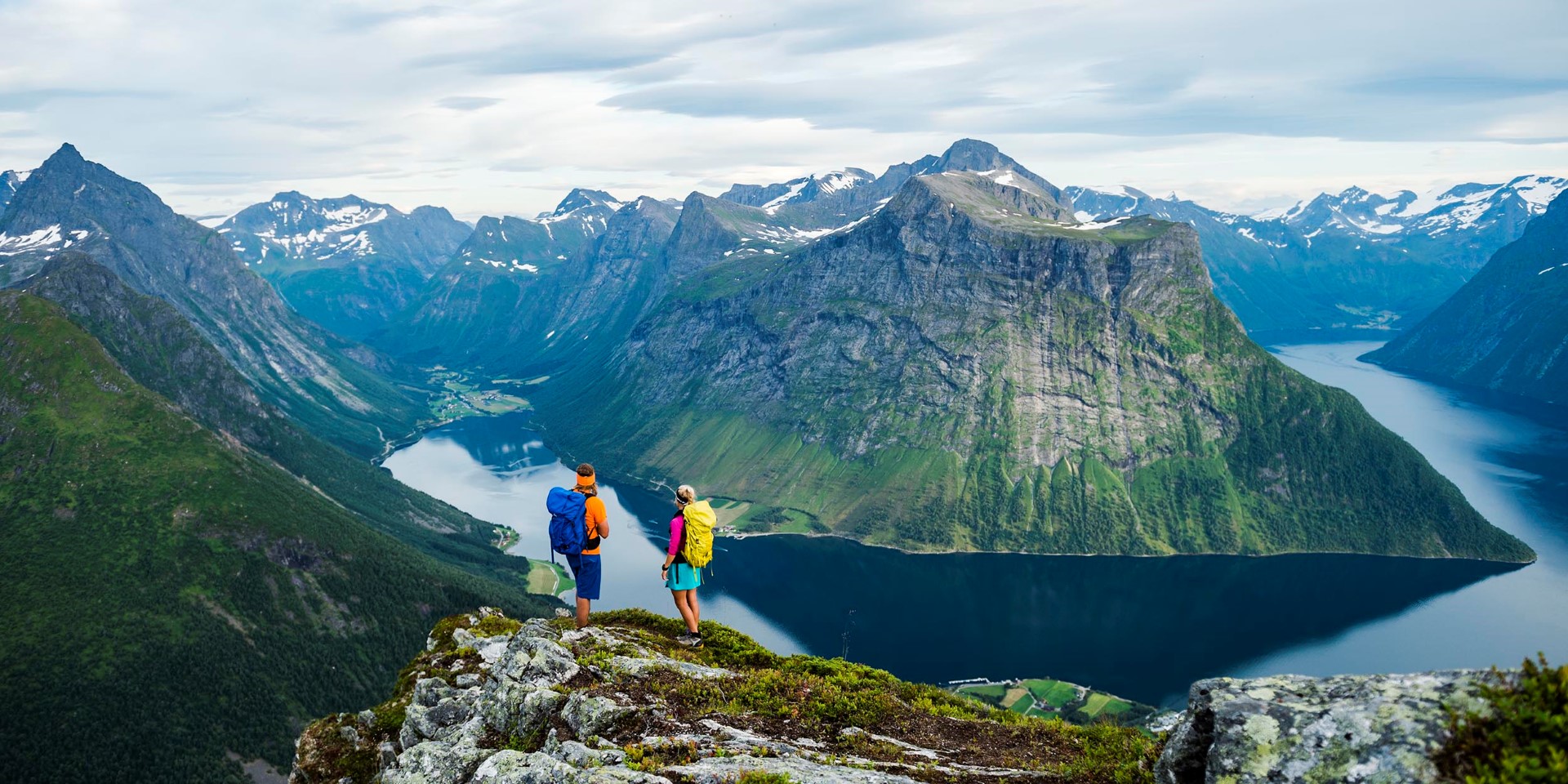 hjorundfjorden-mattias-fredriksson_visitnorway-com_2500x1250