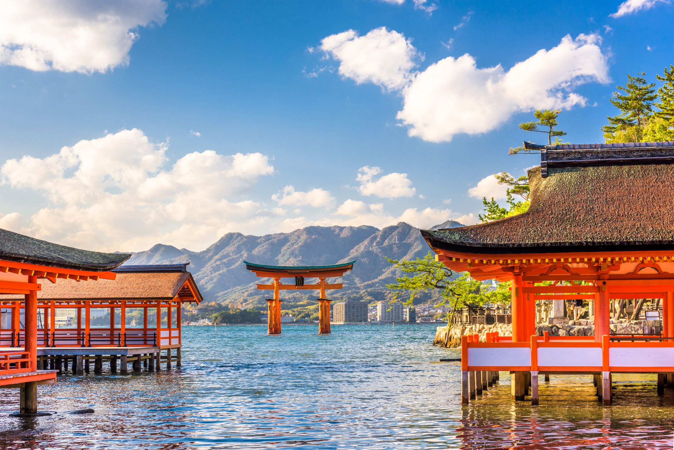 shutterstock_685846135_miyajima-hiroshima-japan-floating-shrine