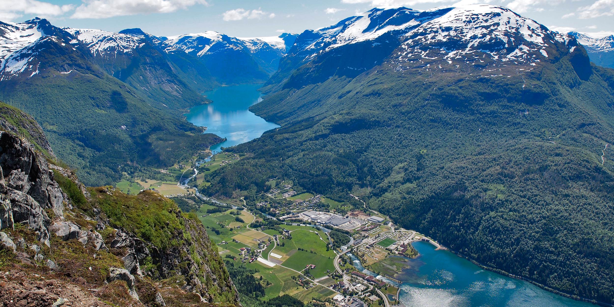 day-7_nordfjord_the-view-from-the-top-with-the-loen-sky-lift_shutterstock