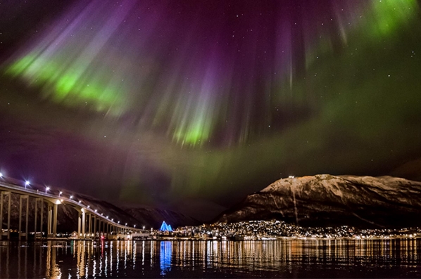 nordlys_tromsoole_c_salomonsen_2500x1250-2