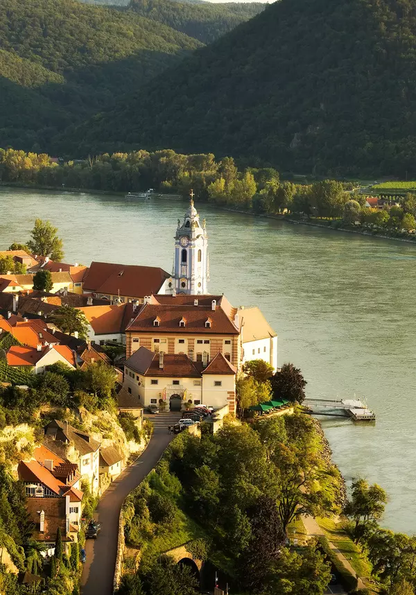 csm_lueftner_cruises_amadeus_danube_austria_wachau_duernstein__c__03_c04c1d4c2d