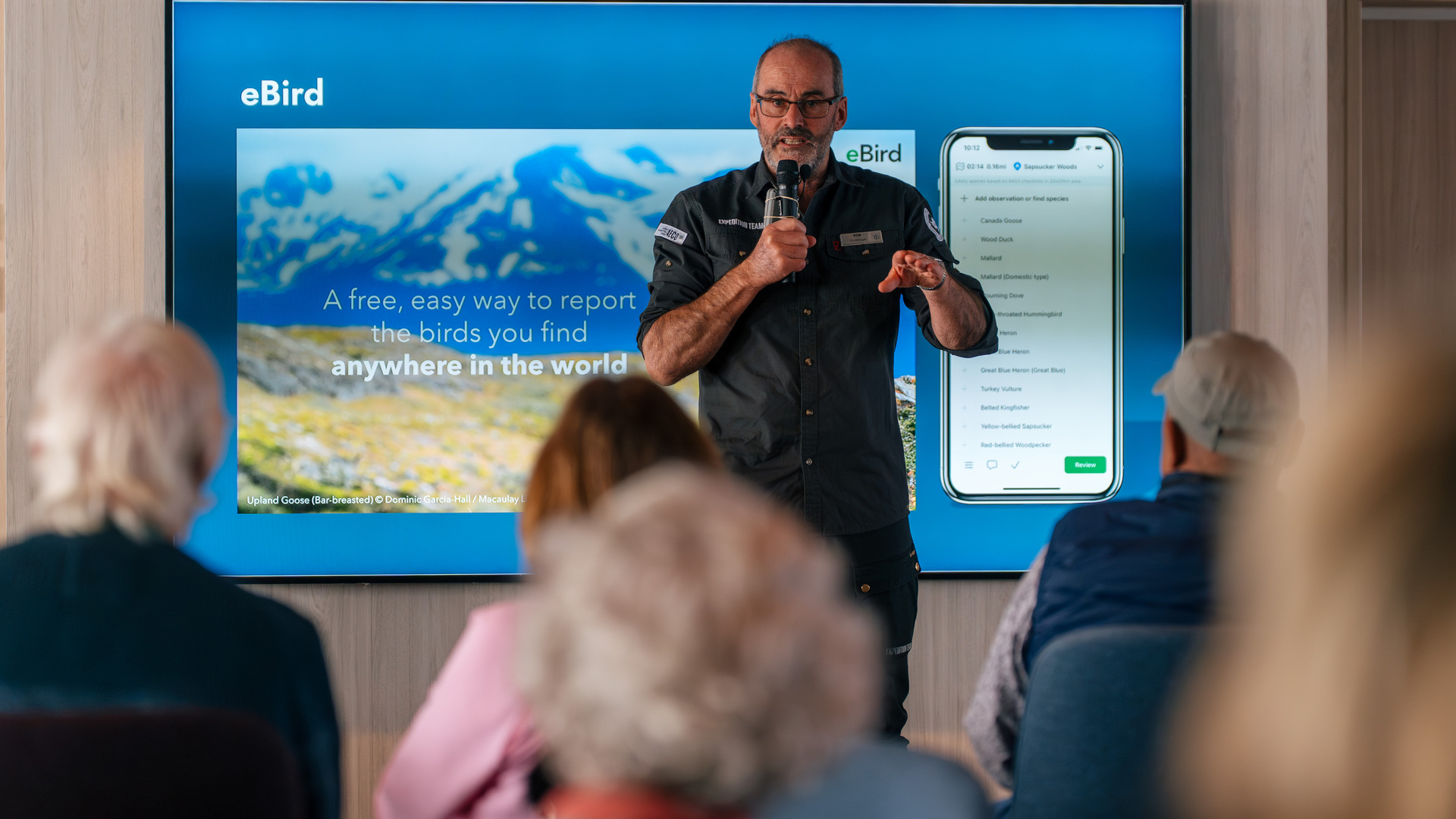 20250821_east-greenland_at-sea_lecture_rob_kayfochtmann